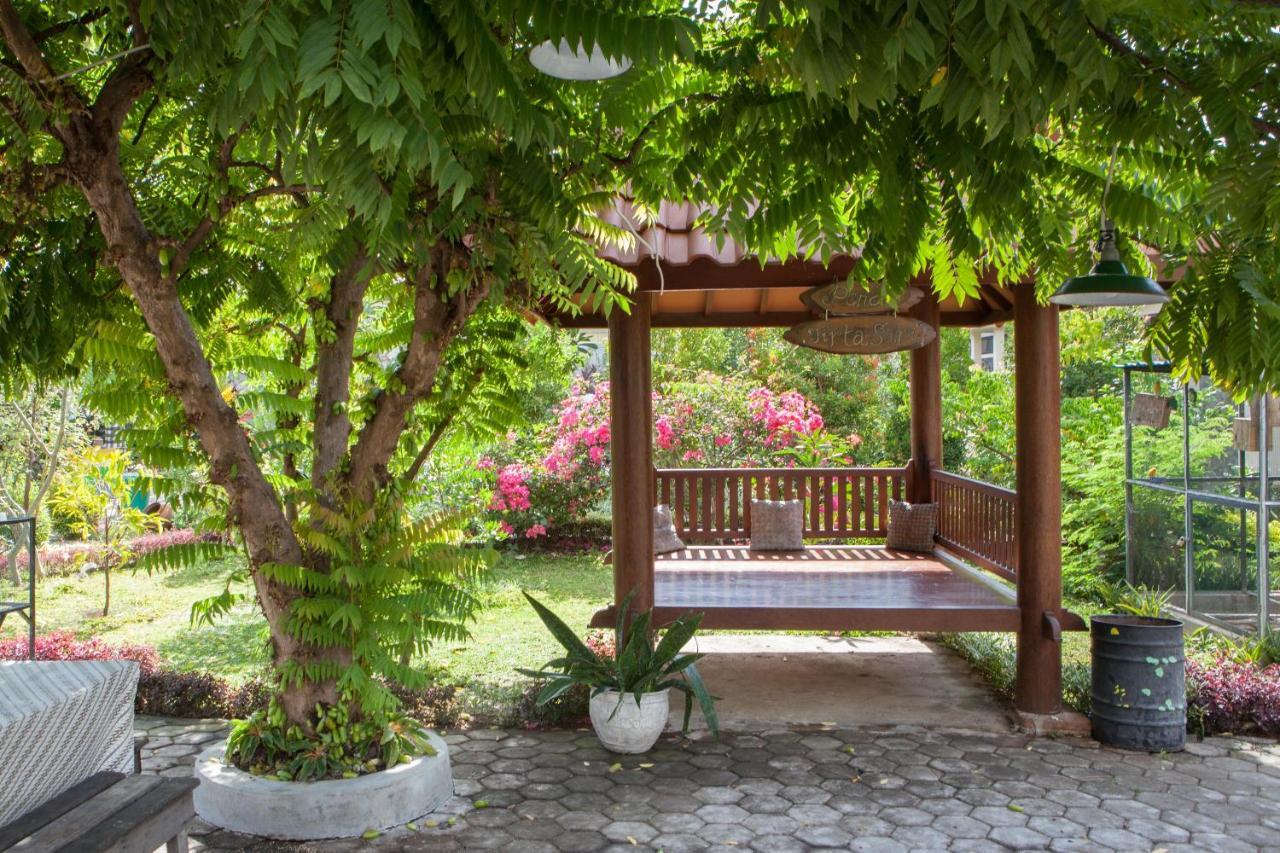 Reddoorz Plus Near Mall Roxy Banyuwangi Баньюванги Экстерьер фото