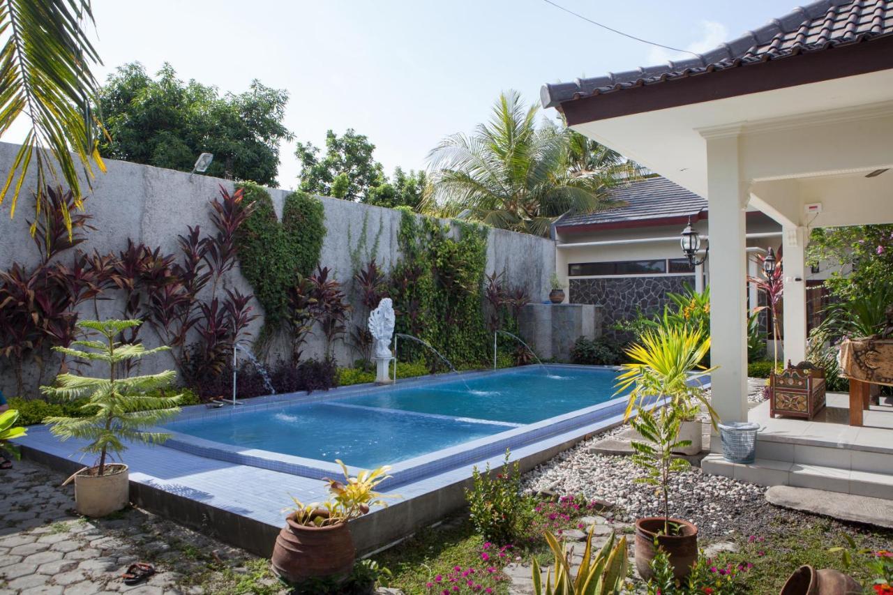 Reddoorz Plus Near Mall Roxy Banyuwangi Баньюванги Экстерьер фото